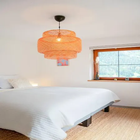 Vakantiehuis Yuric Groepshuis In *