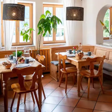 Yuric Groepshuis In Tatil Evi *